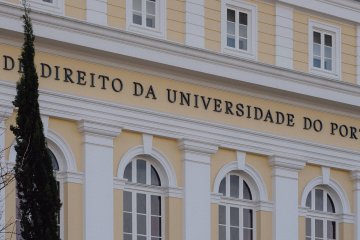 Cigars font in use by Universidade do Porto 3